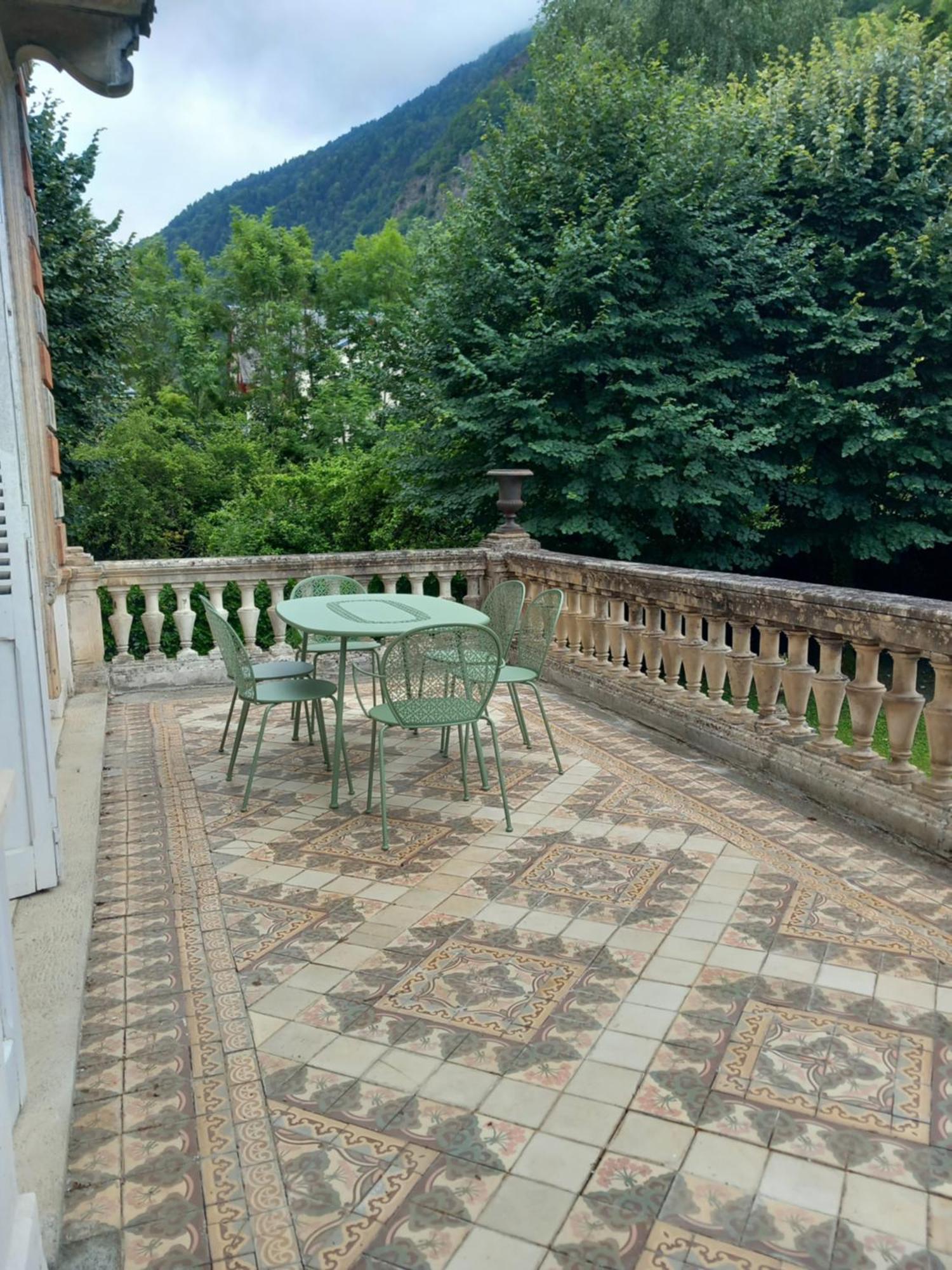 Villa Du Lys Bagnères-de-Luchon Екстериор снимка